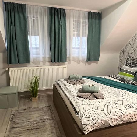 Oreo Apartman Eger Ngoại thất bức ảnh