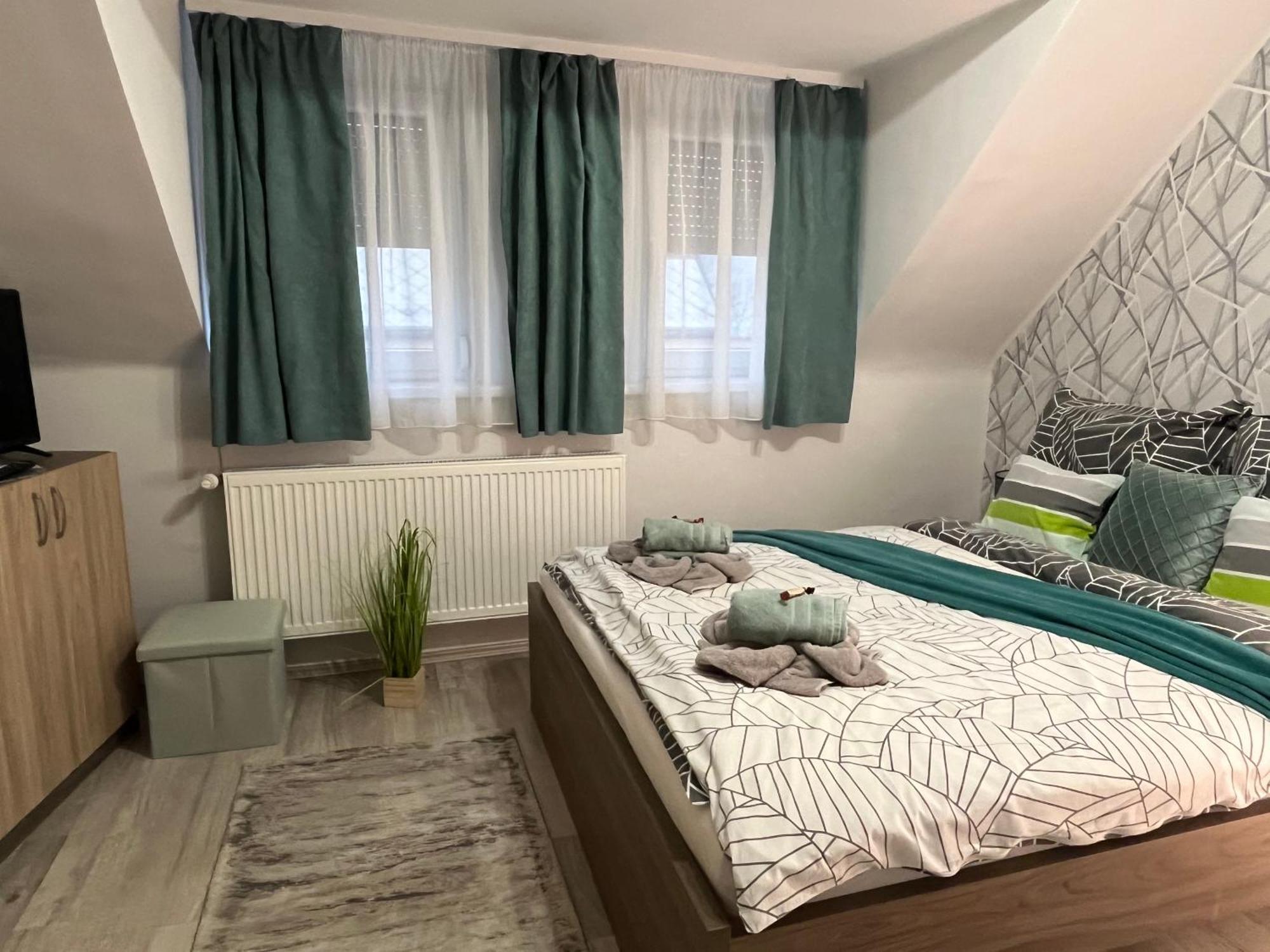 Oreo Apartman Eger Ngoại thất bức ảnh