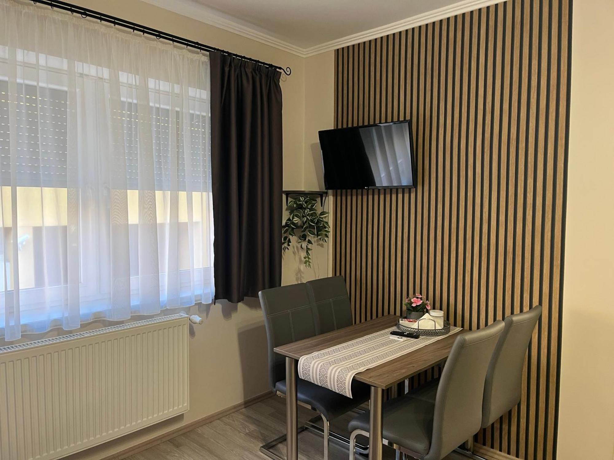 Oreo Apartman Eger Ngoại thất bức ảnh